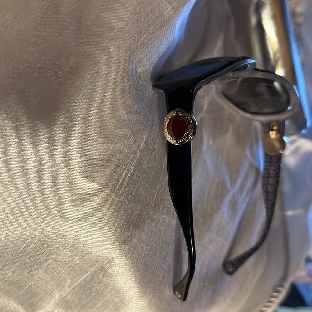 COPY - Coach Sunglasses - See pics for details/measurement.  Lenses are scratch… - Picture 6 of 14